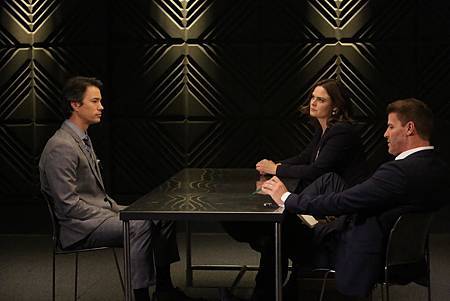 Bones 11x21-07.jpg Bones 11x21-07.jpg