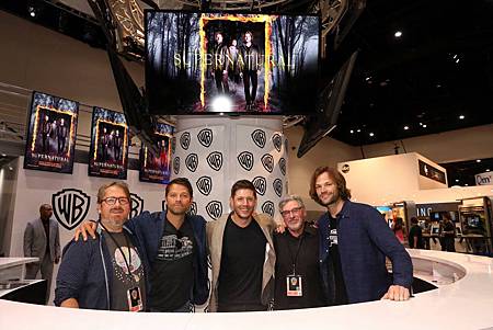 2017SDCC_WB_SPN_Signing_07.jpg