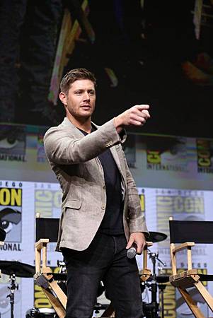 2017SDCC_WB_SPN_Panel_06.jpg