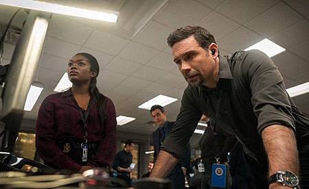 FBI 2×14 (15).jpg FBI 2×14 (15).jpg