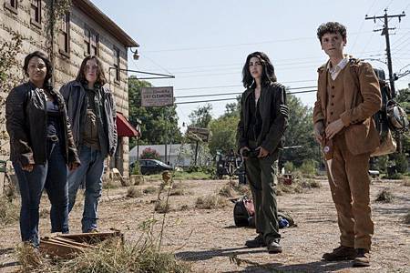 The Walking Dead World Beyond S1 (25).jpg The Walking Dead World Beyond S1 (25).jpg