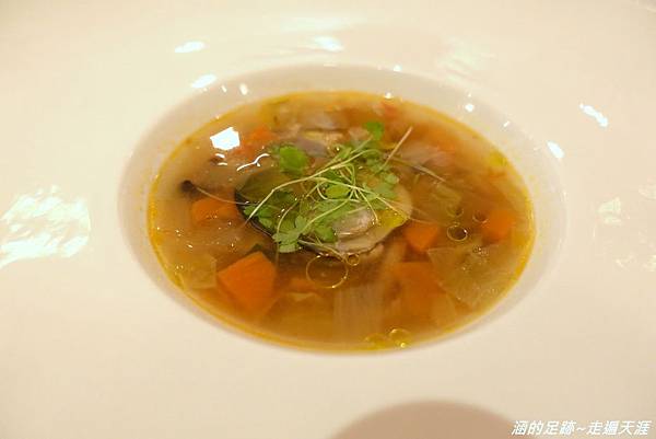 DSC01000.jpg DSC01000.jpg