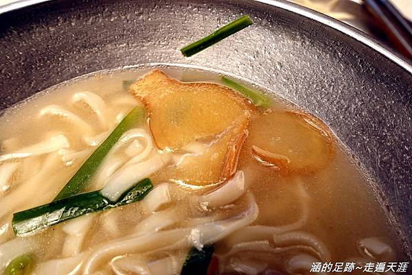 [萬華美食] 昶鴻麵點 ~ 好吃的菊花肉麵、黑白切，萬華必吃