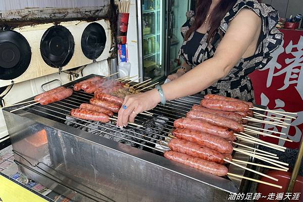 [台北小吃] 顏記蚵仔麵線 ~ 50年老店，一碗蚵仔大腸麵線