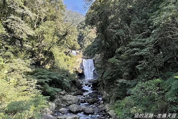 [新北烏來] 內洞國家森林遊樂區 ~ 大口森呼吸，觀瀑吸收滿