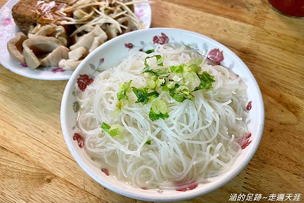 [台北東門市場美食] 羅媽媽米粉湯 ~ 東門市場超人氣名店，