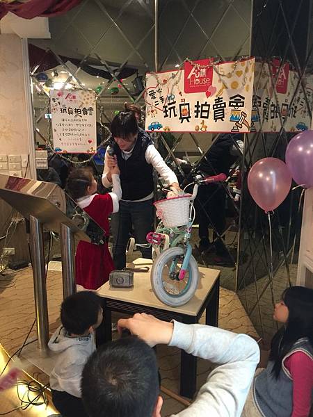 耶誕玩具拍賣會!_171226_0010.jpg 耶誕玩具拍賣會!_171226_0010.jpg