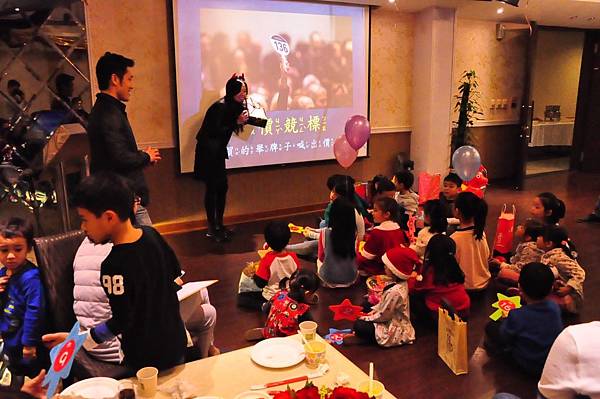 耶誕玩具拍賣會!_171226_0110.jpg 耶誕玩具拍賣會!_171226_0110.jpg