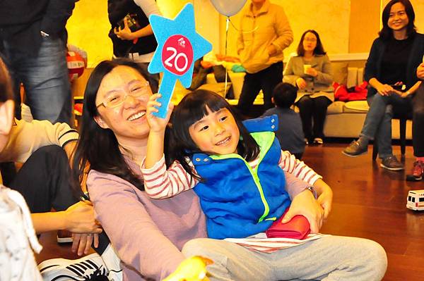 耶誕玩具拍賣會!_171226_0178.jpg 耶誕玩具拍賣會!_171226_0178.jpg