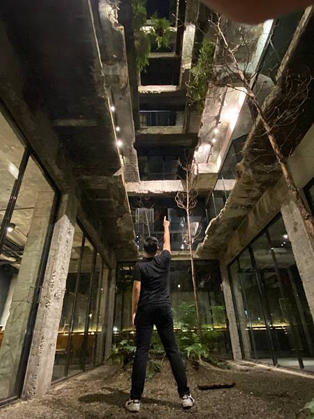 [心得] 台中 超殺記憶體的廢墟風格酒店-植光花園