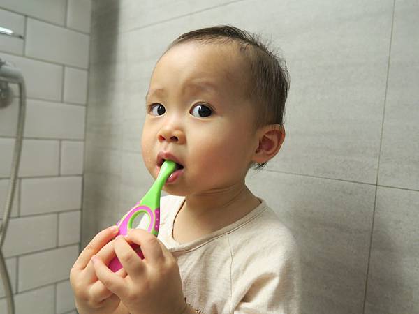 chicci 兒童木醣醇含氟牙膏 試用