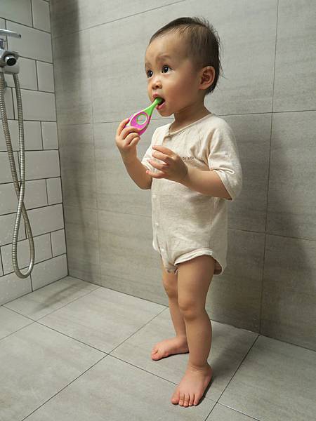 chicci 兒童木醣醇含氟牙膏 試用