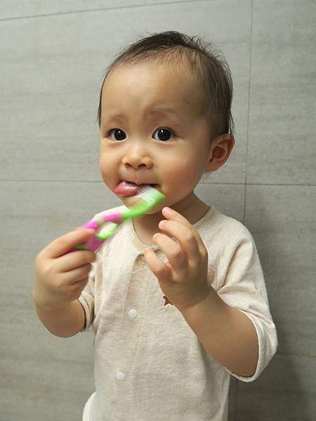 chicci 兒童木醣醇含氟牙膏 試用