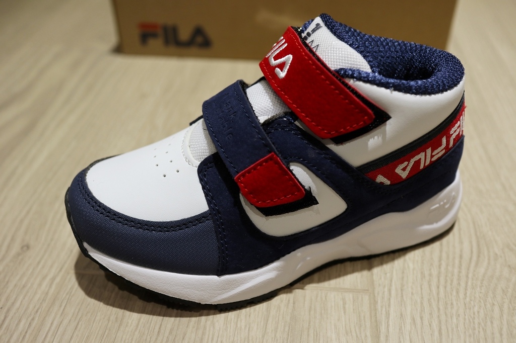 FILA機能運動鞋