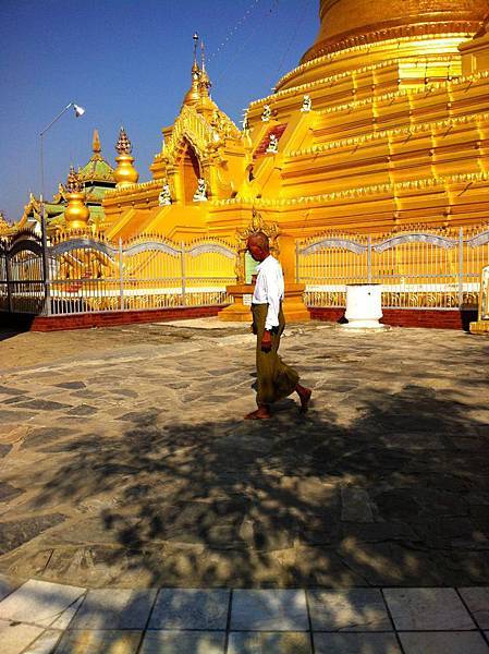 固都陶塔 Kuthodaw Pagoda