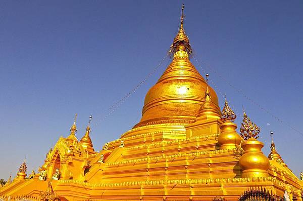 固都陶塔 Kuthodaw Pagoda