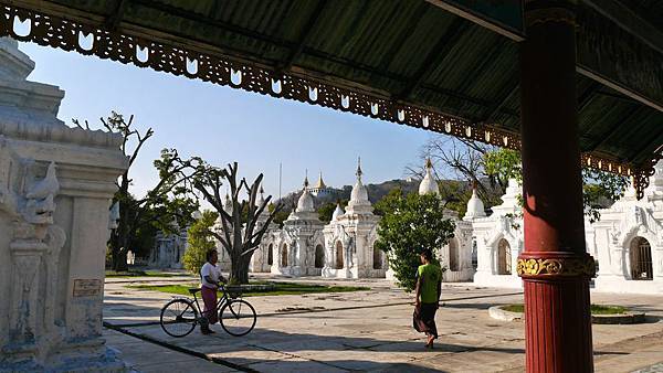 固都陶塔 Kuthodaw Pagoda