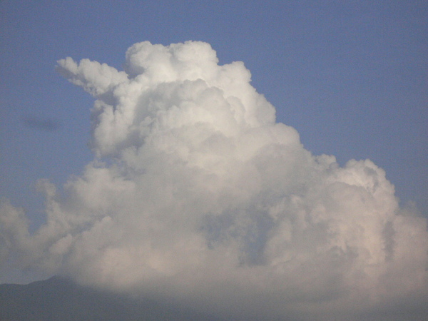 081115左岸的白雲.jpg