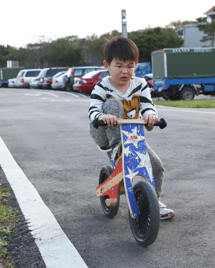 滑步車