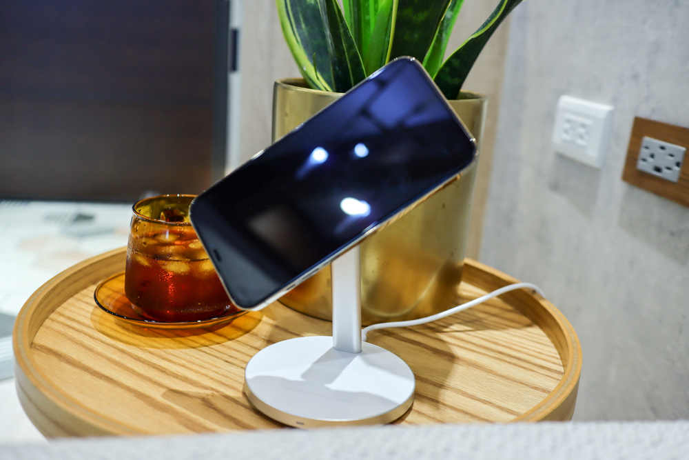 〖 3C 〗MonitorMate 二合一磁吸無線充電座 MS-II 2-in-1 Magnetic Wireless Charging Stand 開箱｜iPhone無線充電器推薦 (18).jpg