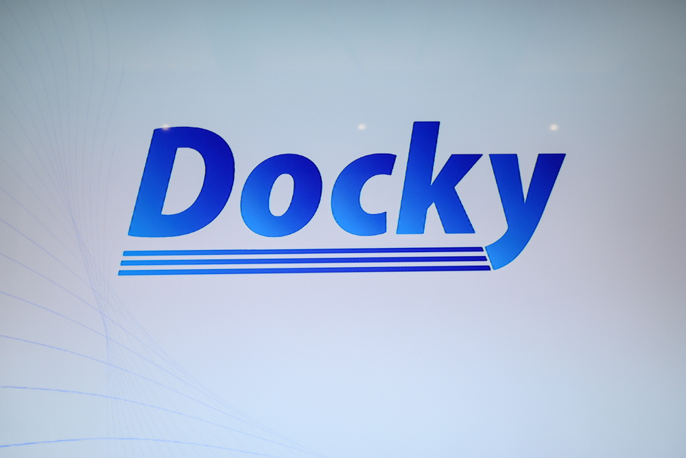 〖 心得 〗Docky Plus 影音轉接座 麥克風套組 投放超自由！滿足開會、教育、娛樂、K歌、追劇、充電 秒變行動工作站超萬用 (53).jpg