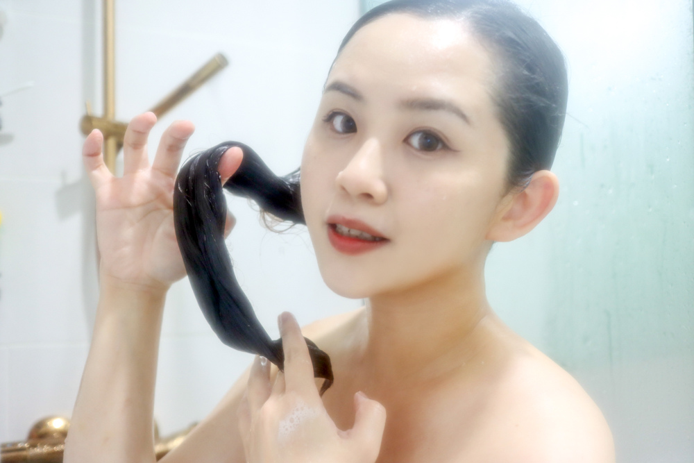 42〖髮品〗適合全家人一起使用 Nukah 鹿卡專業髮品 家．系列 洗髮精、護髮乳 在家也能有沙龍級美髮享受.jpg