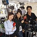 背後是日本NHK記者