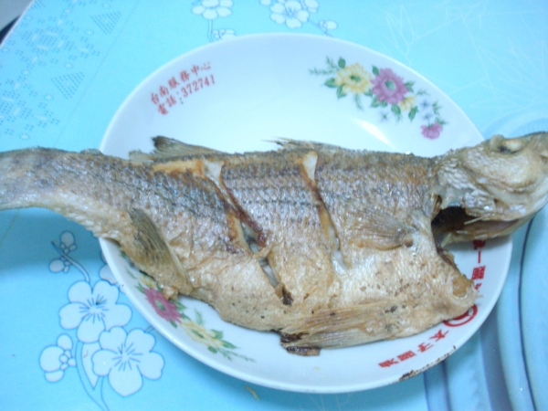 乾煎鱸魚.JPG