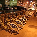 高捷橘線鹽埕站旁的公共腳踏車自助出租站