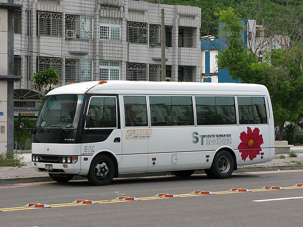 南台灣客運FUSO ROSA