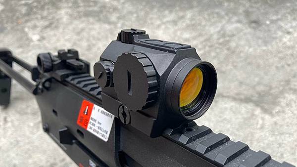 Ronin P10 內紅點 1x20mm 2MOA 抗震.jpg