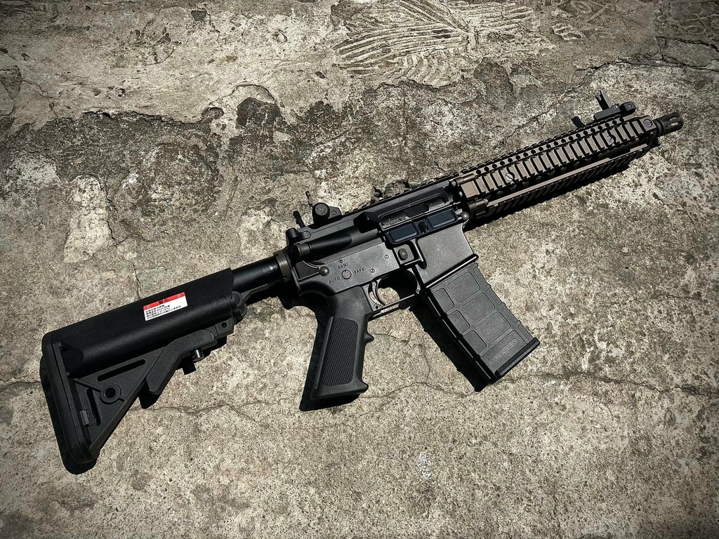 義勇兵生存遊戲專賣 GHK Colt Daniel Defense DD Mk18雙授權刻字版 全金屬瓦斯槍 GBB.jpg