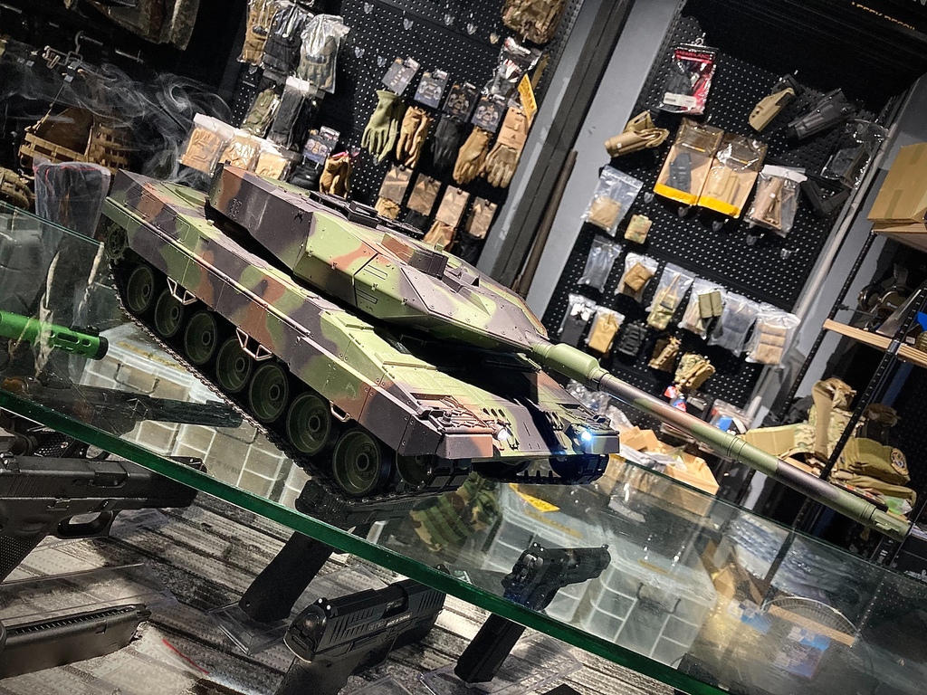 恆龍遙控戰車 豹二戰車A6 LEOPARD2A6 7.0 新版 1比16 軍事模型 台北槍店 生存遊戲專賣 義勇兵 亮燈.jpg