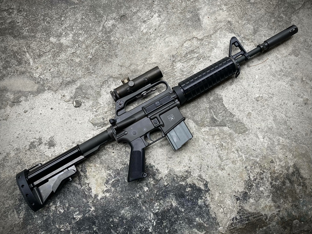 VFC XM177E2 GBB COLT授權刻字瓦斯槍 越戰 CAR15 台北槍店 生存遊戲專賣 義勇兵 提把鏡 橡膠托.jpg