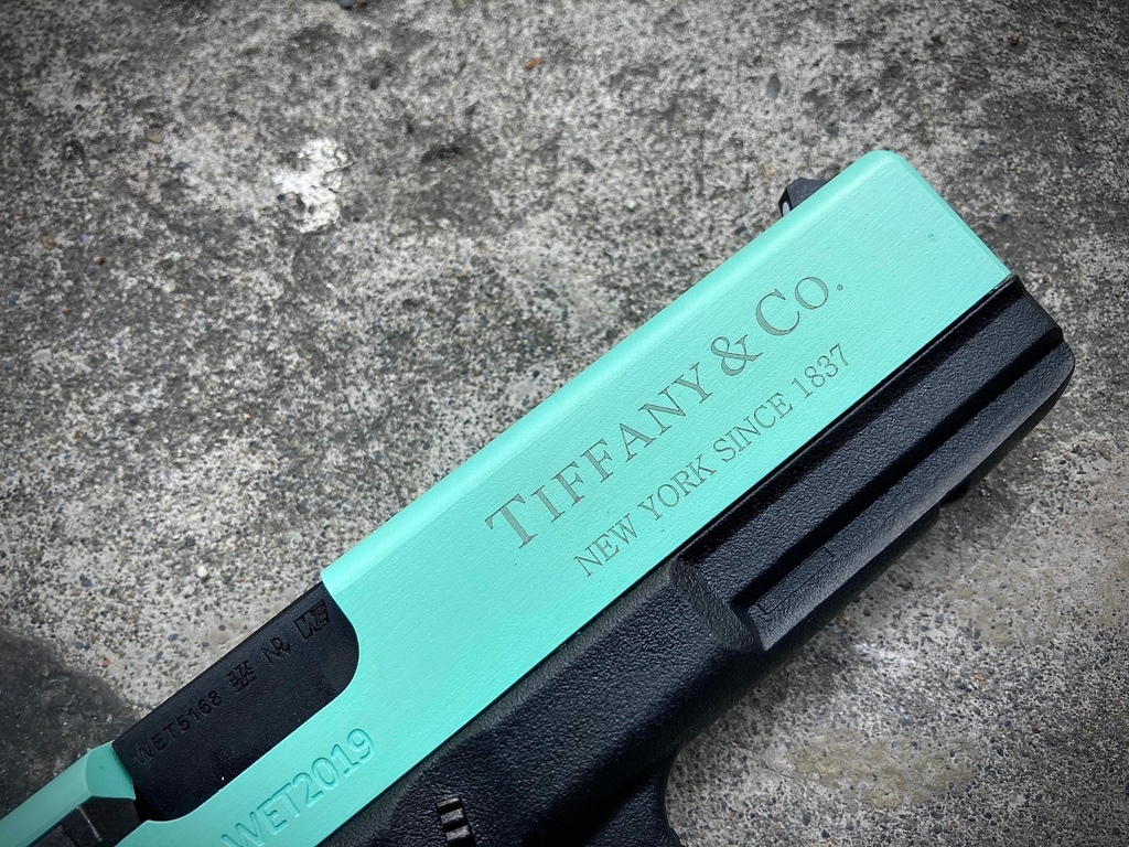 WE G17 瓦斯手槍 CERAKOTE 陶瓷烤漆 TIFFANY 刻字 特仕版 GBB 台北槍店 生存遊戲專賣 義勇兵.jpg