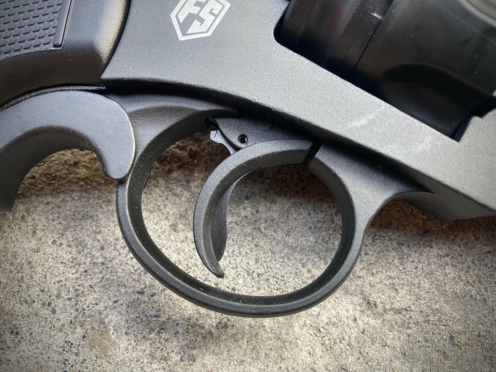 First Strike Roscoe Revolver 12.7mm 鎮暴槍 CO2 左輪手槍 台北槍店 生存遊戲專賣店 義勇兵 板機保險.jpg
