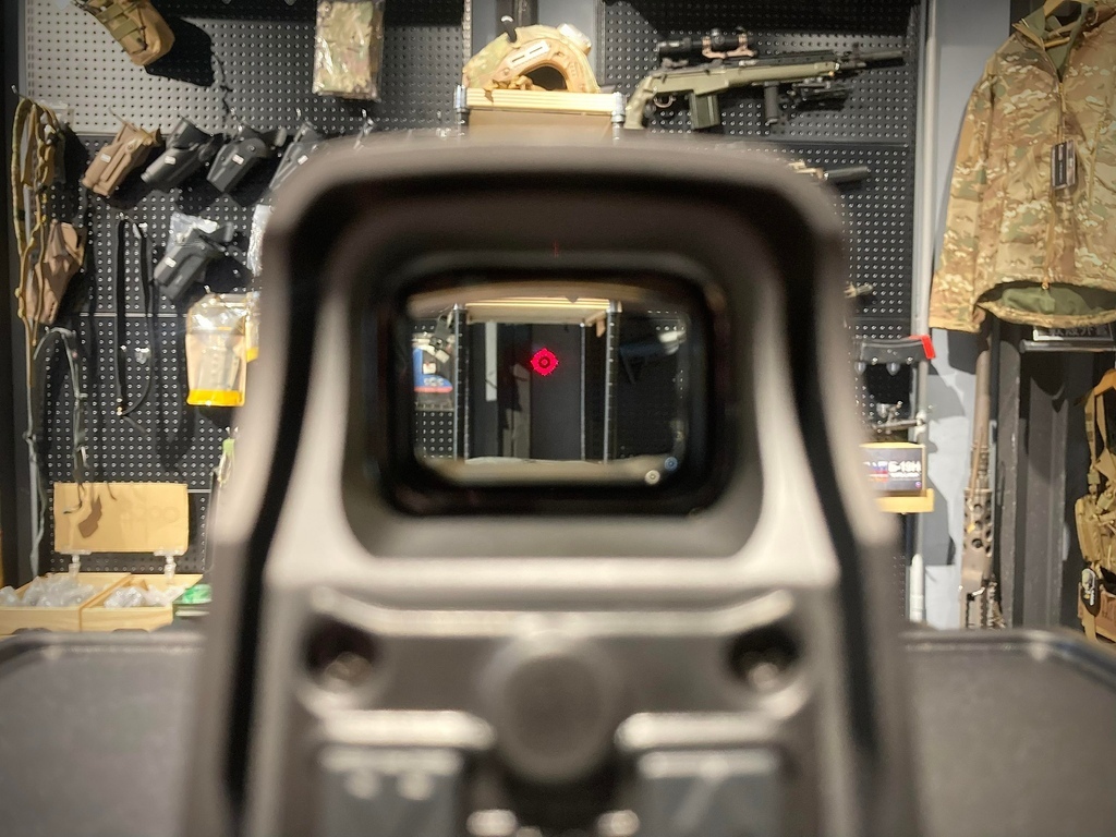 真品 EOTECH XPS-2 全息瞄準鏡 快瞄非紅點 台北槍店 生存遊戲專賣店 義勇兵 全息投影式瞄準圖形 不變形.jpg