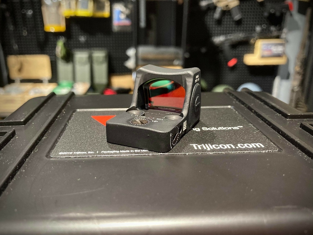 真品Trijicon RMR 內紅點瞄具 快瞄 台北槍店 生存遊戲專賣店 義勇兵 高性能塗層 出色透光率.jpg