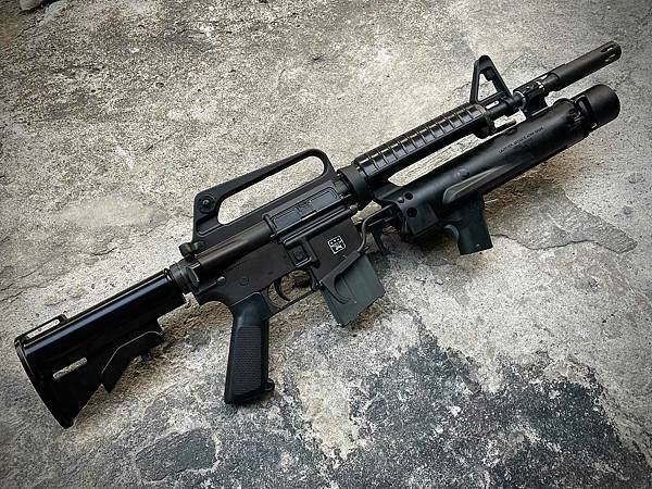 VFC XM177E2+XM148 GBB 瓦斯槍 COLT授權刻字 榴彈發射器 越戰 台北槍店 生存遊戲專賣店 義勇兵.jpg