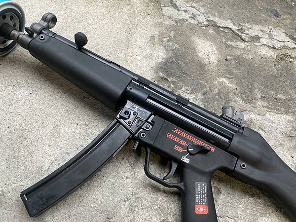 WE MP5A2 GBB 鋼製全金屬 三發點放 衝鋒槍 瓦斯槍 固定托 台北槍店 生存遊戲專賣店 義勇兵 還原真槍單發 連發 三發點放功能.jpg