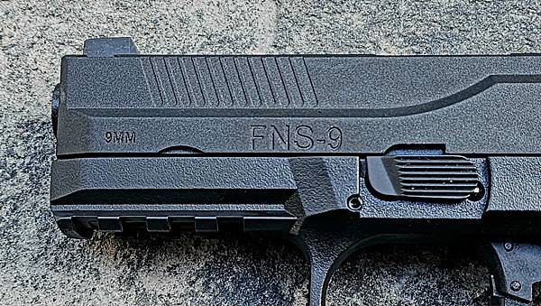 VFC Cybergun FNS-9 黑色 GBB 瓦斯手槍 FNS9 2023年最新生產 台北槍店 生存遊戲專賣店 義勇兵 原廠授權真槍刻字.jpg