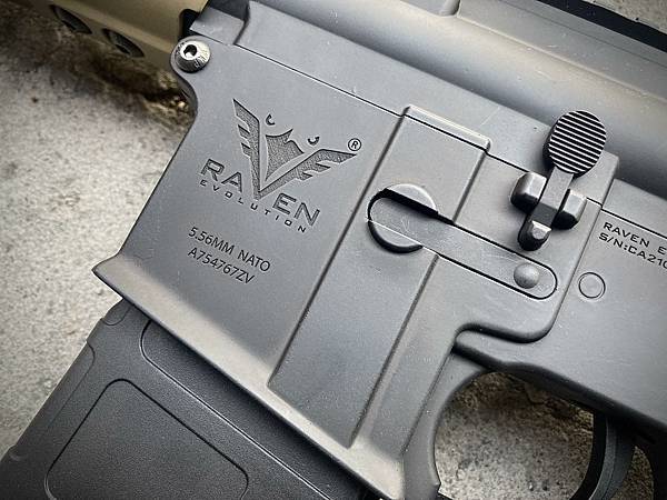 RAVEN ORE-HIVE 7吋 電動槍 AEG 台北槍店 生存遊戲專賣店 義勇兵 8mm軸承全金屬BOX.jpg