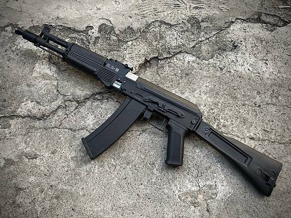 SPECNA ARMS AK105 SA-J73 CORE™電動槍 電槍 AEG 義勇兵台北生存遊戲專賣店 摺疊槍托.jpg
