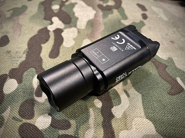 OLIGHT 戰術燈 Valkyrie Turbo 強聚光LEP手槍燈 白雷射 槍燈 義勇兵台北生存遊戲專賣店.jpg