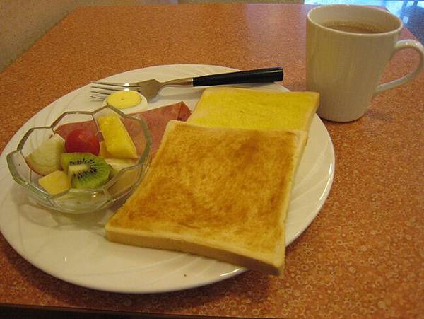 健康的早餐+溫奶茶