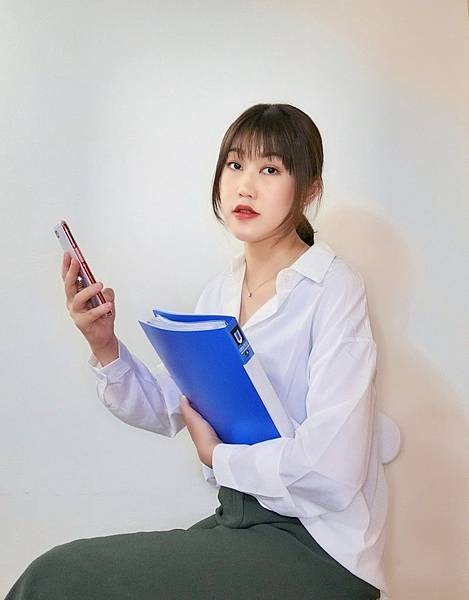 (彩妝主題企劃) OL上班族&面試妝怎麼畫? 陳秘書彩妝教學已上線囉~~