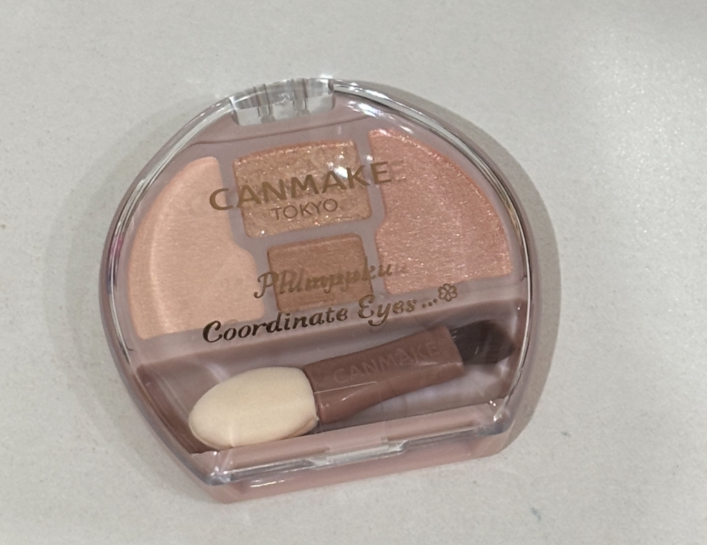 【彩妝開箱】Canmake 臥蠶盤 01 杏桃粉｜甜杏桃光的