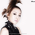 gallery_2ne1_1st_mini_jp_02.jpg