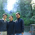 Shannon Falls_黃志明合照.JPG