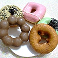 Dunkin' Donuts甜甜圈.jpg